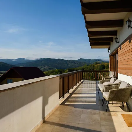 Chalet First Hill