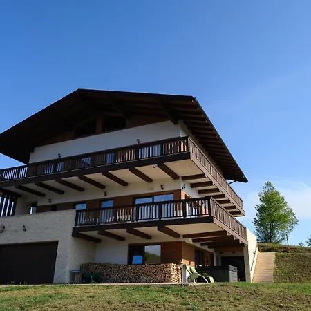 First Hill Chalet *